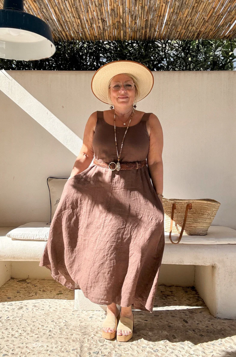 robe_maddalena_lin_sina_and_co_cafe