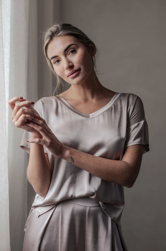 haut_erla_satin_sina_and_co