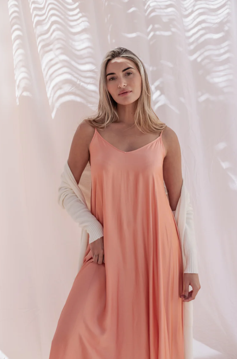 robe_rose_satin_sina_and_co_bypias