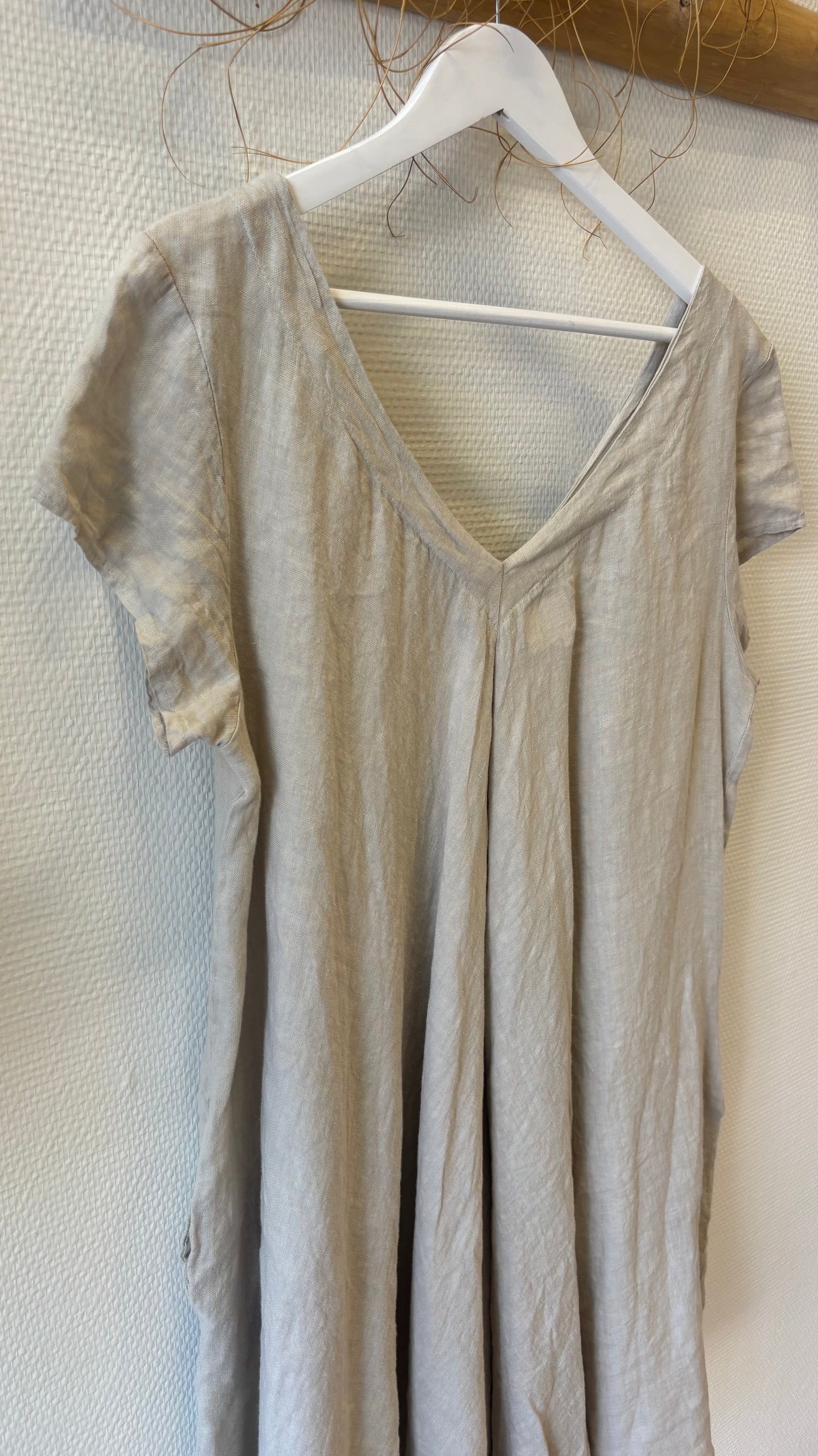 linen_dress_beige_sina_and_co