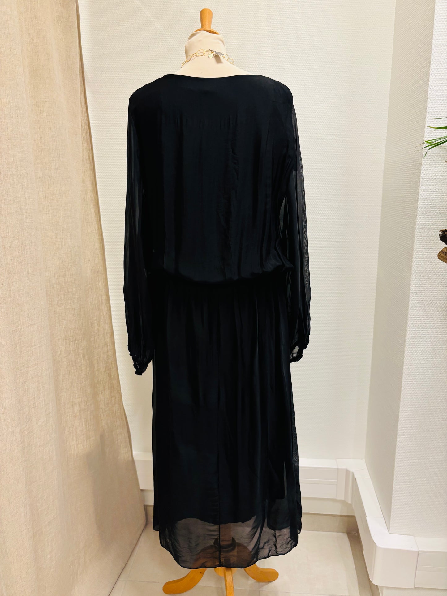 robe_soie_noir_sina_and_co