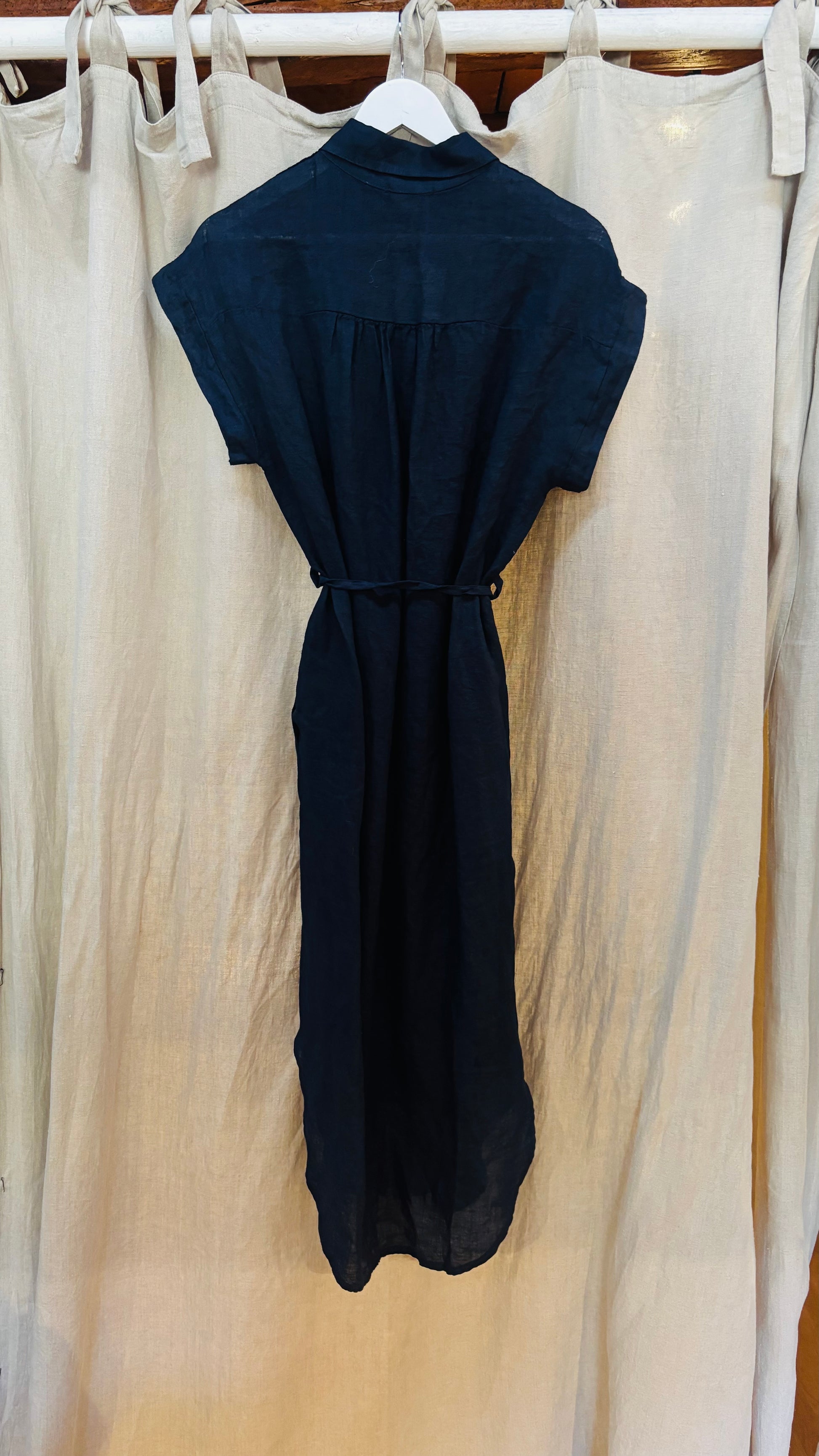 Linen_dress_navy_casual