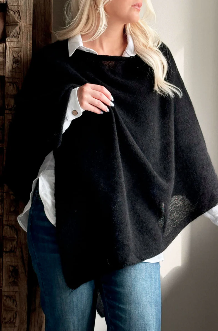 poncho_bettany_noir_sina_and_co