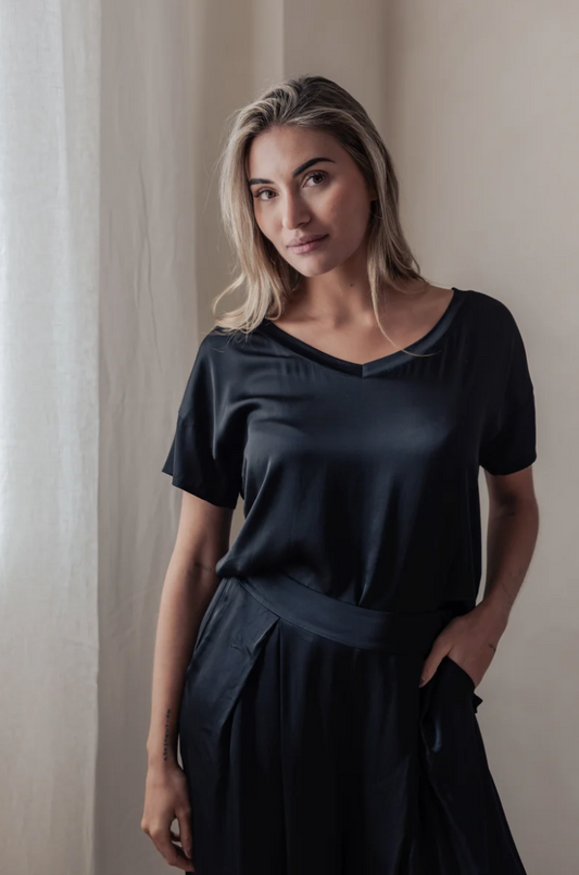 haut_erla_satin_luxe_sina_and_co