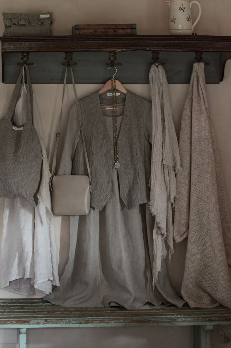 lin_jess_sina_and_co_beige