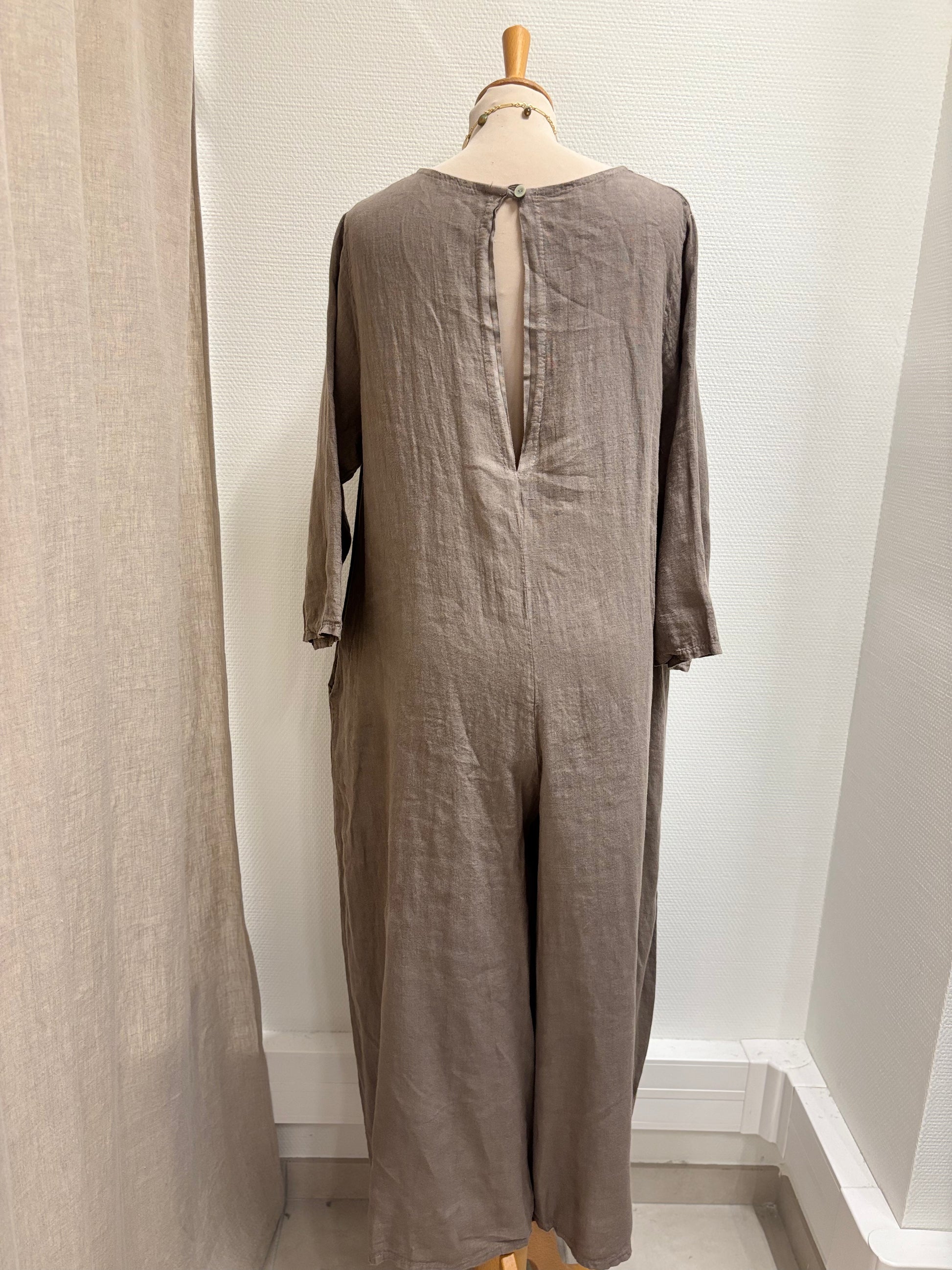 jumpsuit_linen_taupe_sina_and_co