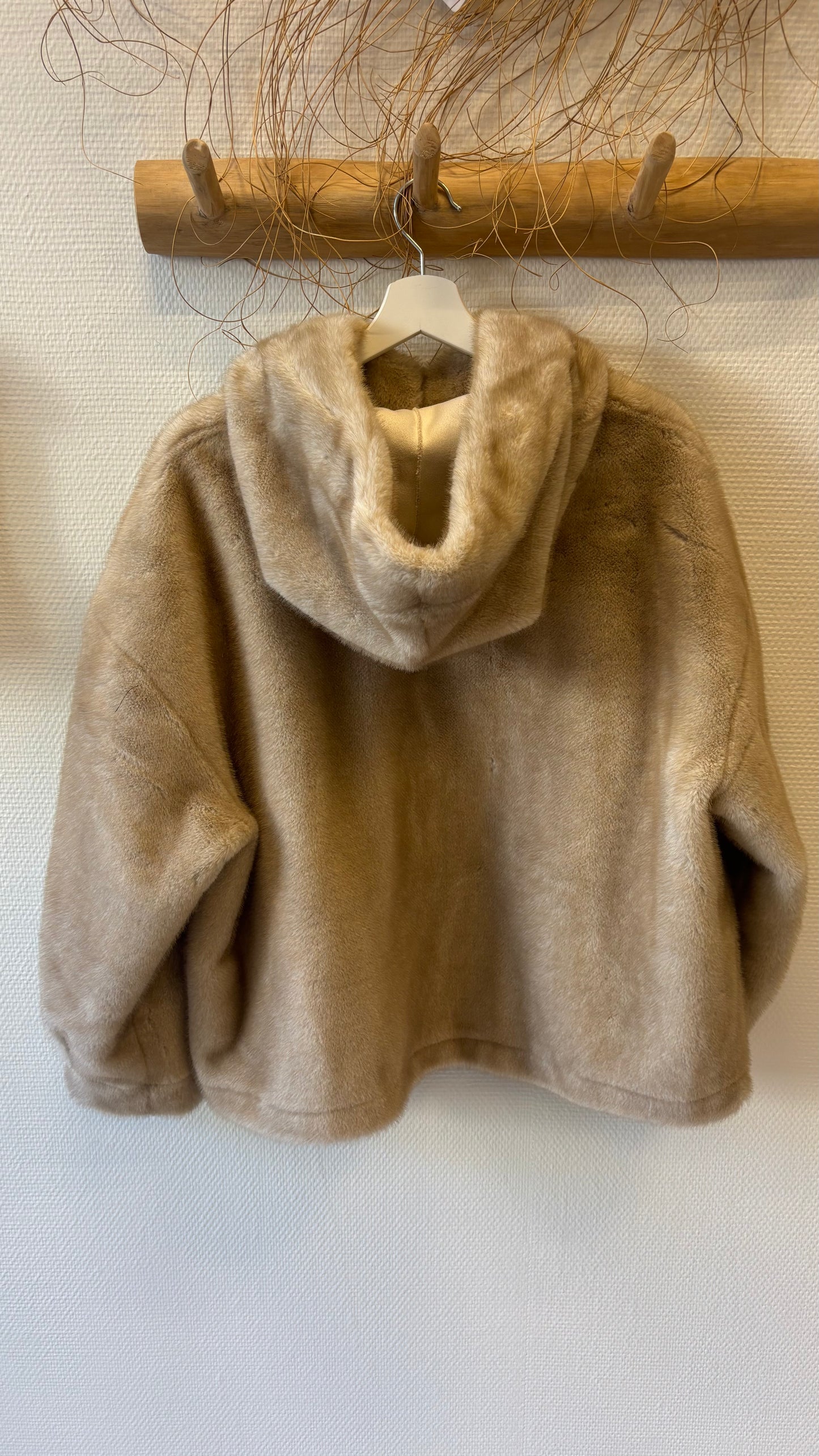veste_imperial_beige_fourrure