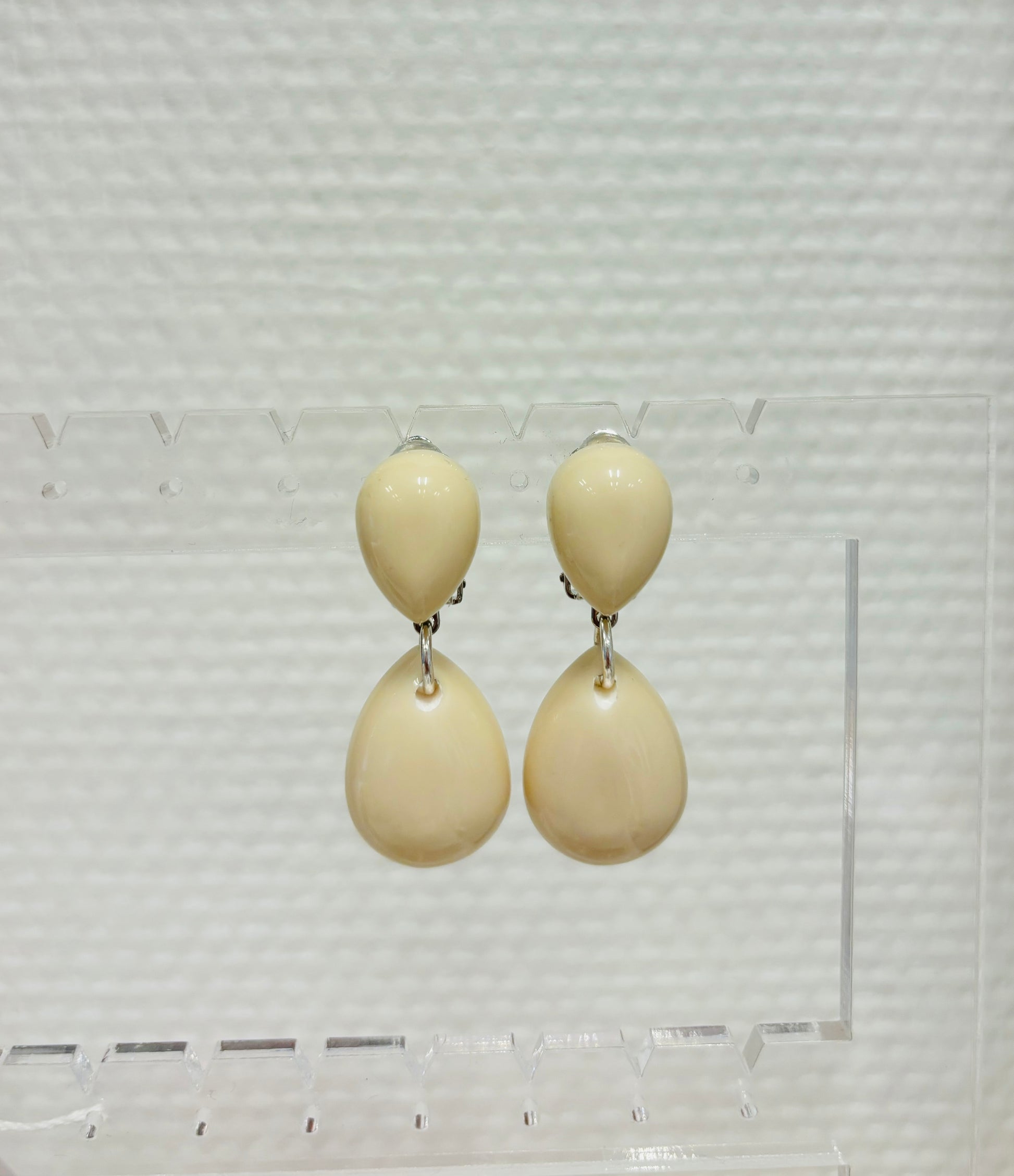 boucle_oreille_francine_bramli_sina_and_co_resine_beige