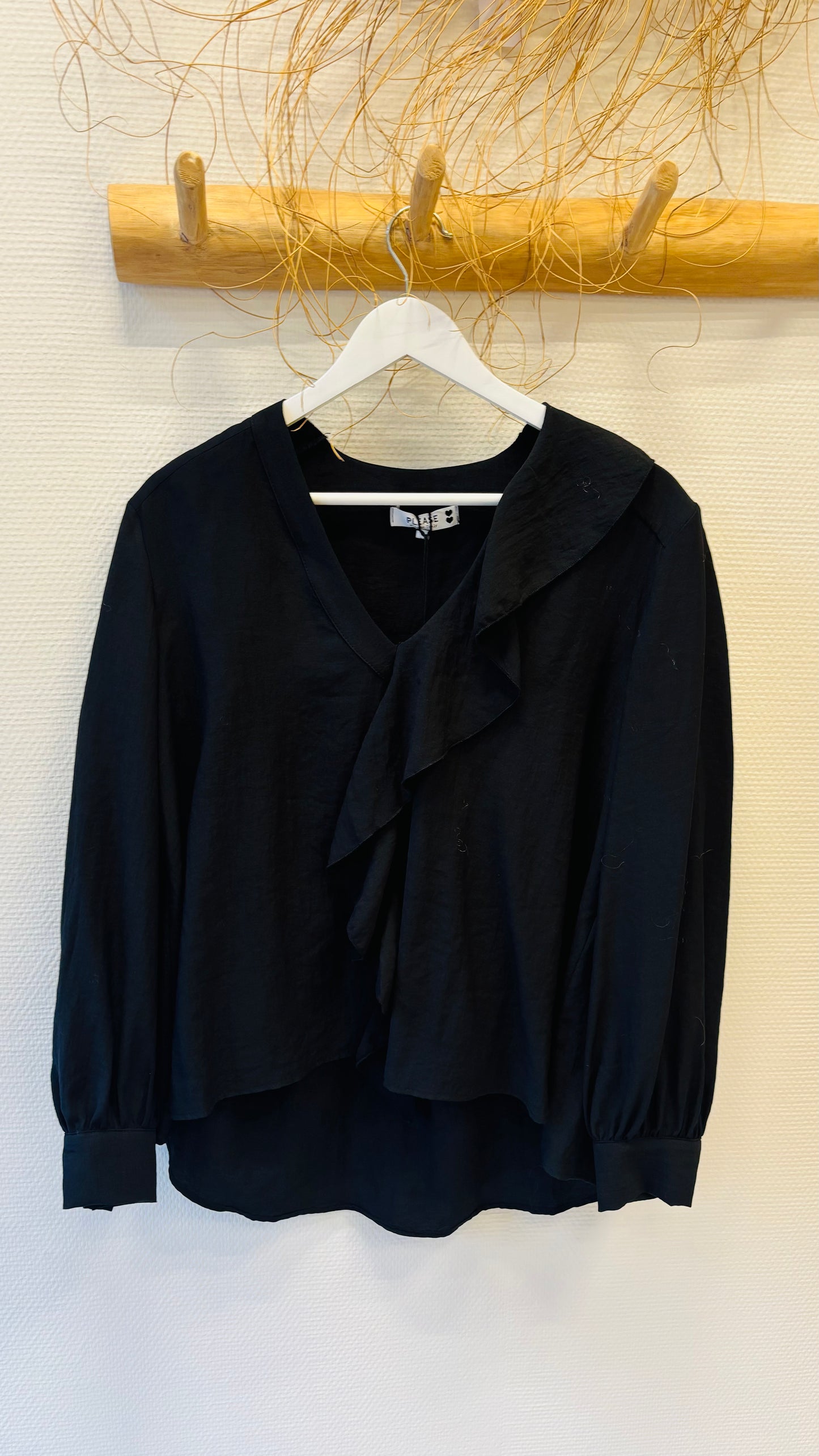 chemise_volant_noir_sina_and_co