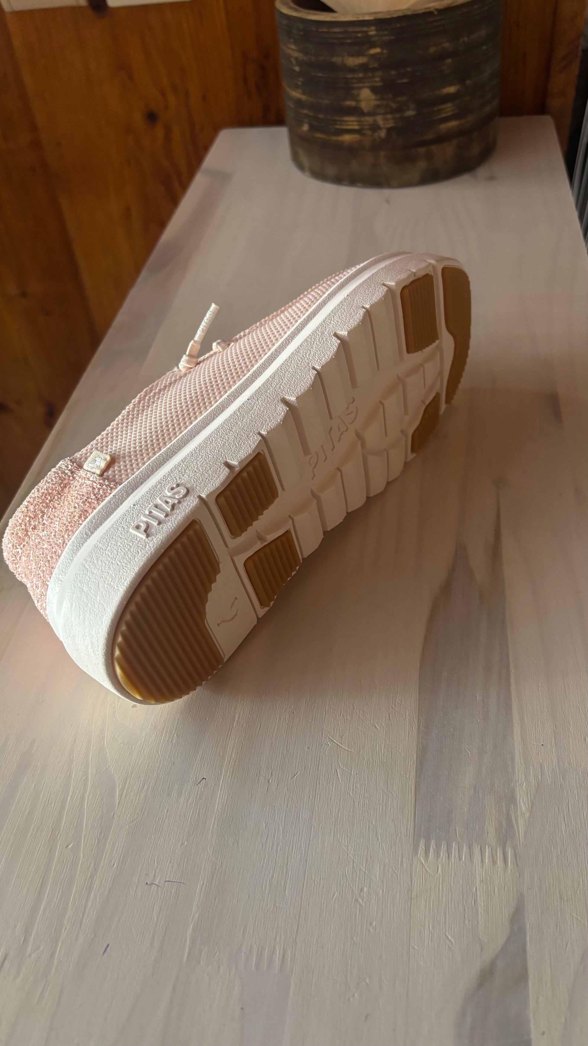 basket_walking_pitas_rose_sina_and_co