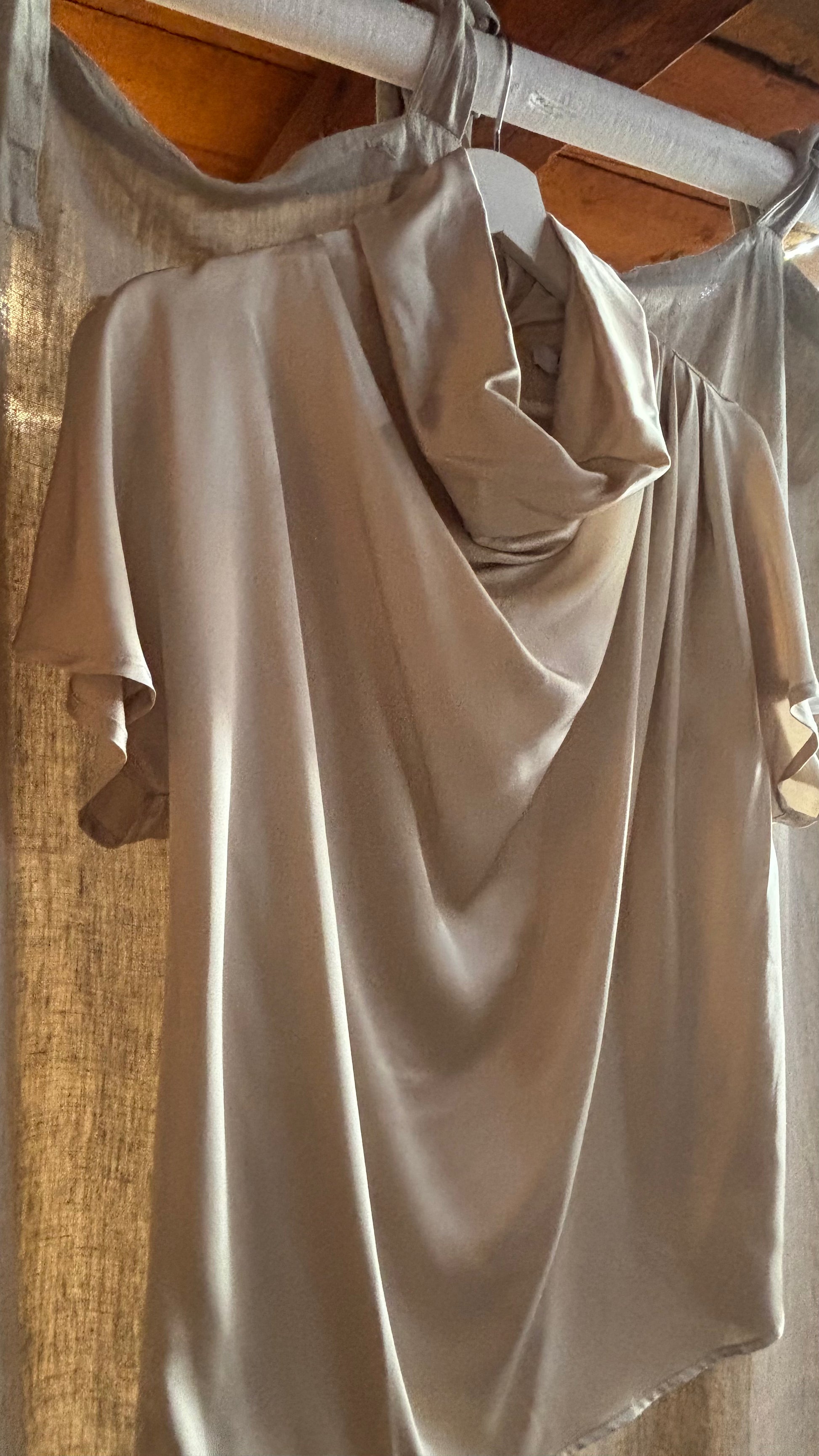 blouse_beige_satini_please