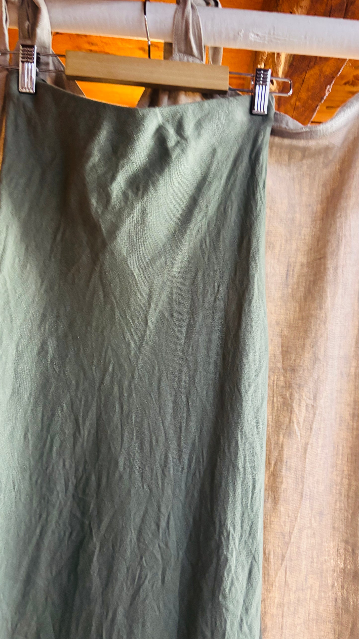 green_linen_skirt_sina_and_co