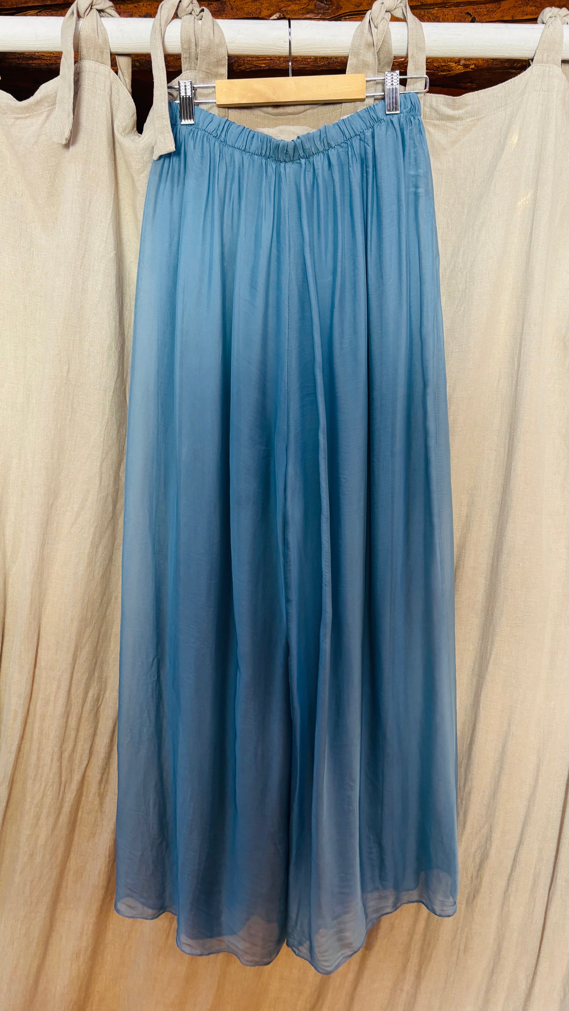 silk_pants_blue_sina_and_co